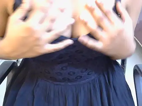 Snapshot of strip_sunshine chatting on May 16, 10:36 am strip sunshine online show from May 16, 10:36 am