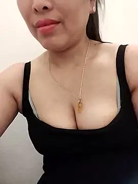 Snapshot of 01_ANNA_01 chatting on April 18, 7:18 pm 01 ANNA 01 online show from April 18, 7:18 pm