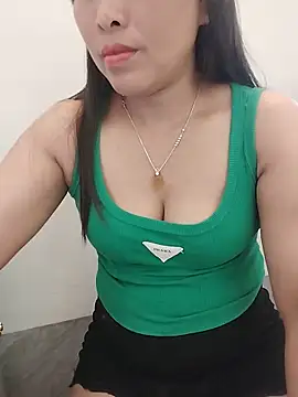 Snapshot of 01_ANNA_01 chatting on May 13, 5:05 am 01 ANNA 01 online show from May 13, 5:05 am