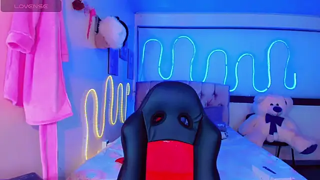 Snapshot of Alisson_Taylor_1 chatting on February 25, 10:25 am Alisson Taylor 1 online show from February 25, 10:25 am