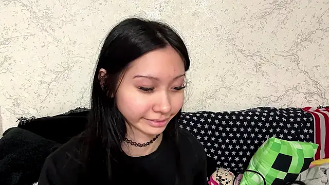 kishagrayone online show from May 21, 1:29 pm