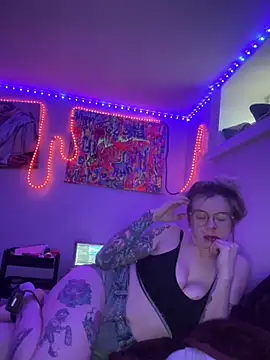 LaurenRae x online show from March 11, 6:47 pm