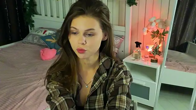 EarthaLevra online show from March 1, 6:54 pm