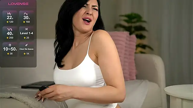 ClassyKatyy online show from April 7, 8:20 pm