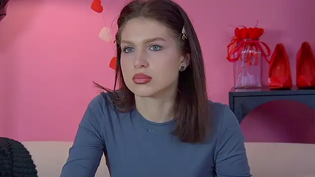 Snapshot of KristiClar chatting on February 25, 6:45 am KristiClar online show from February 25, 6:45 am