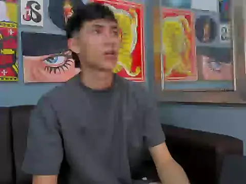 Snapshot of AronTawers chatting on February 28, 8:54 pm AronTawers online show from February 28, 8:54 pm