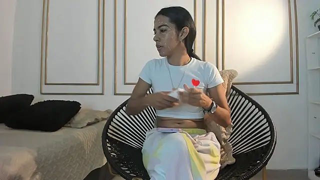 emily gaviria1 online show from May 2, 12:10 pm