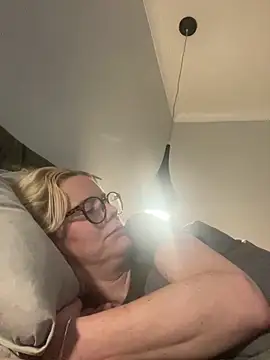 Snapshot of Amelie_BlondeXX chatting on March 1, 11:56 am Amelie BlondeXX online show from March 1, 11:56 am