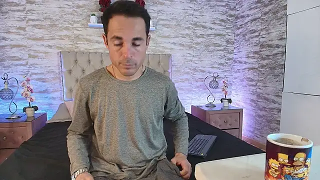 Adams Sanz online show from April 15, 7:43 pm