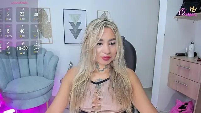 mystic nova  online show from May 21, 11:39 am