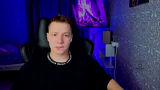 Karl Night  online show from June 16, 7:05 pm