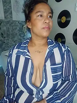 Snapshot of medusafox_ chatting on June 24, 4:55 am medusafox online show from June 24, 4:55 am