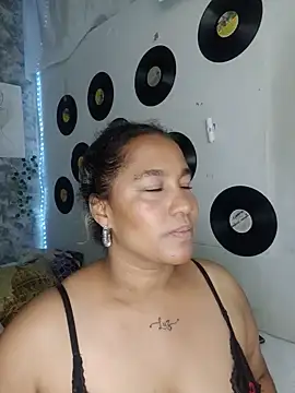 Snapshot of medusafox_ chatting on July 11, 5:32 am medusafox online show from July 11, 5:32 am