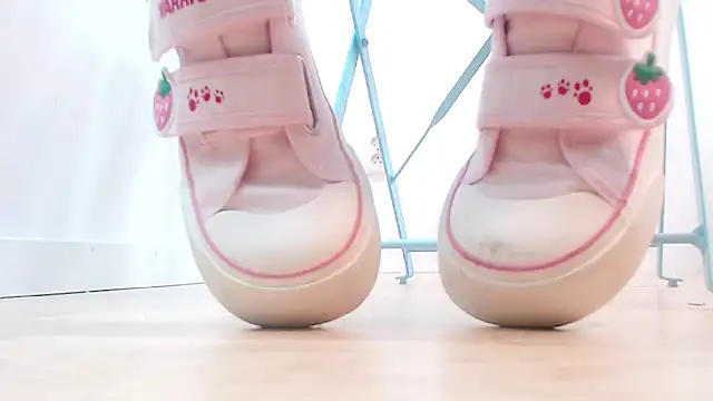 vanillemilk online show from May 14, 6:04 pm