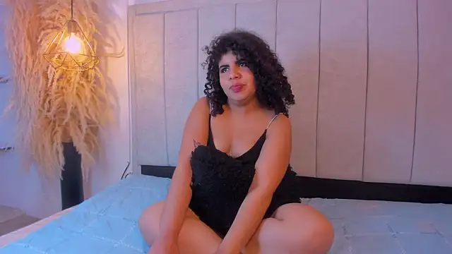 Naomi Blazee online show from February 28, 7:59 pm