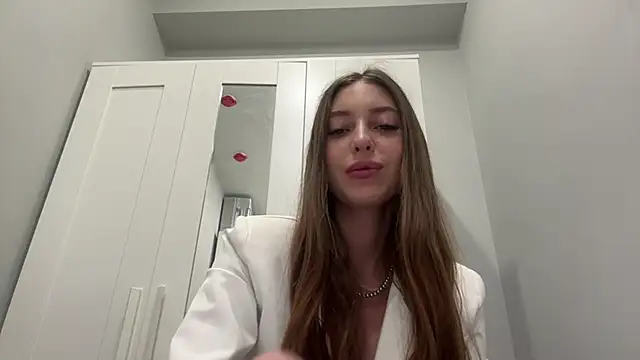 selena favn online show from March 23, 4:16 am