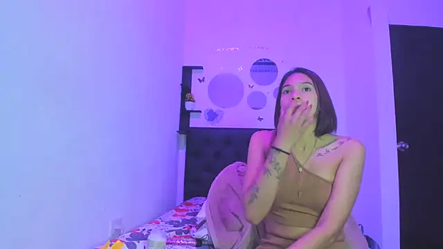sapphire brown20 online show from May 7, 12:38 am