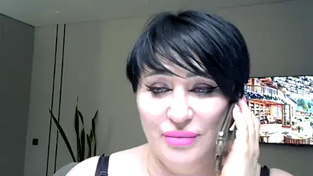 Kleotempt online show from April 3, 4:38 pm