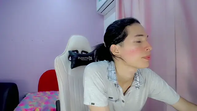 Larry craft online show from March 3, 8:04 pm