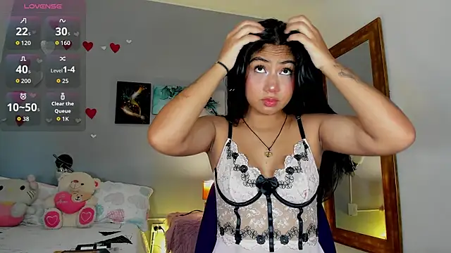 KimTaylorW online show from March 9, 7:40 pm