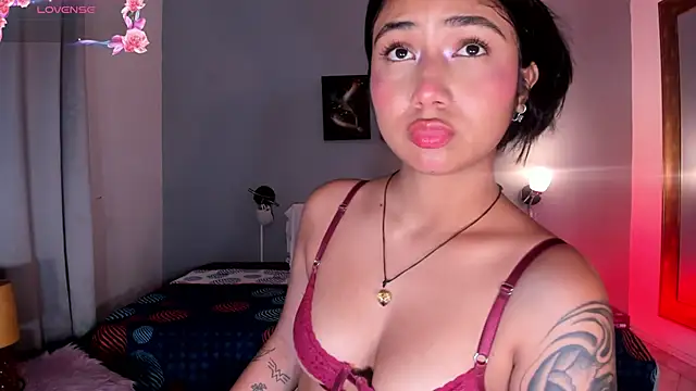 KimTaylorW online show from May 26, 2:29 am