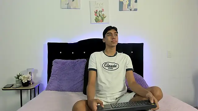 Eros Lux online show from March 6, 4:03 pm