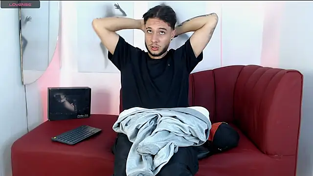 luxesmith online show from April 12, 1:43 am