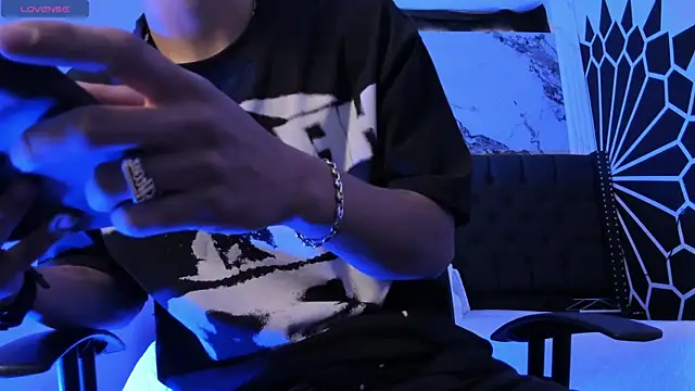 DylanRoyce  online show from February 28, 12:39 pm