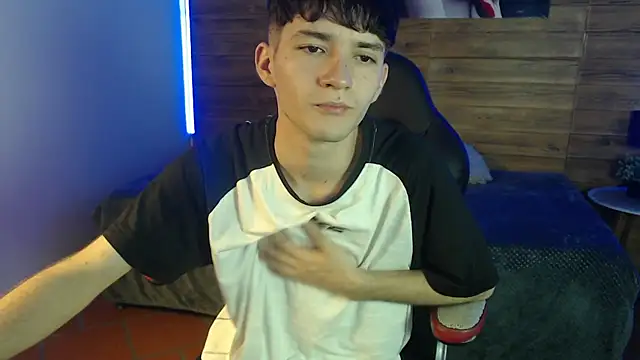 trevor mob online show from April 8, 7:25 pm