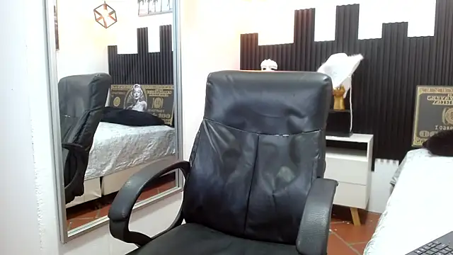Snapshot of trevor_mob chatting on July 8, 6:01 pm trevor mob online show from July 8, 6:01 pm