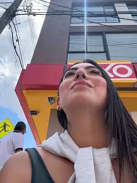 Snapshot of Arianna_L8 chatting on March 1, 5:15 pm Arianna L8 online show from March 1, 5:15 pm