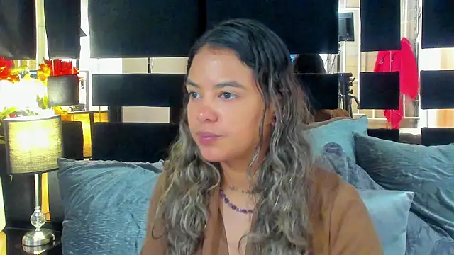 Snapshot of dulce_lyraa1 chatting on February 25, 7:29 am dulce lyraa1 online show from February 25, 7:29 am