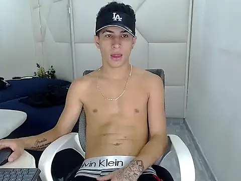 Hollmanhot online show from March 5, 2:07 am