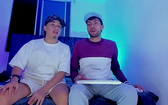 alex and christhoper online show from March 24, 4:17 am