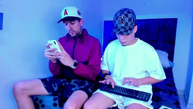 alex and christhoper online show from March 27, 1:33 pm