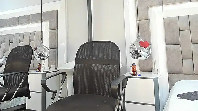 Snapshot of Austin_Reedss chatting on February 24, 3:21 pm Austin Reedss online show from February 24, 3:21 pm