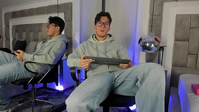 Snapshot of Austin_Reedss chatting on February 28, 12:17 pm Austin Reedss online show from February 28, 12:17 pm