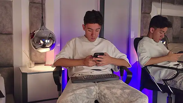 Austin Reedss online show from May 13, 12:46 pm