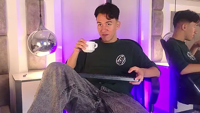 Austin Reedss online show from May 29, 12:36 pm