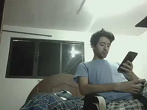 Snapshot of _iluvatar_ chatting on March 1, 7:38 pm iluvatar online show from March 1, 7:38 pm