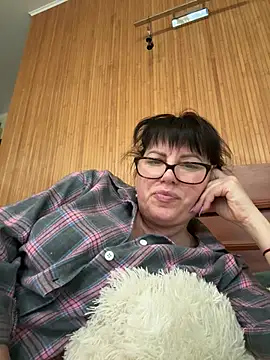 expensive lady online show from April 8, 2:50 pm