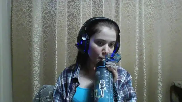 Snapshot of CarinaFolmar chatting on March 2, 3:08 pm CarinaFolmar online show from March 2, 3:08 pm