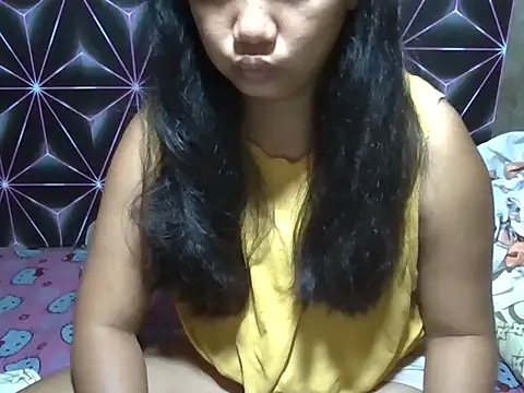 Snapshot of Flowerbebe chatting on April 18, 7:07 pm Flowerbebe online show from April 18, 7:07 pm