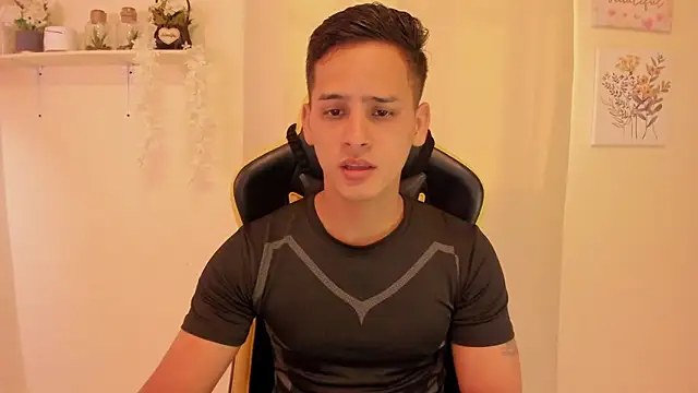 sexy andres01 online show from April 12, 2:33 pm