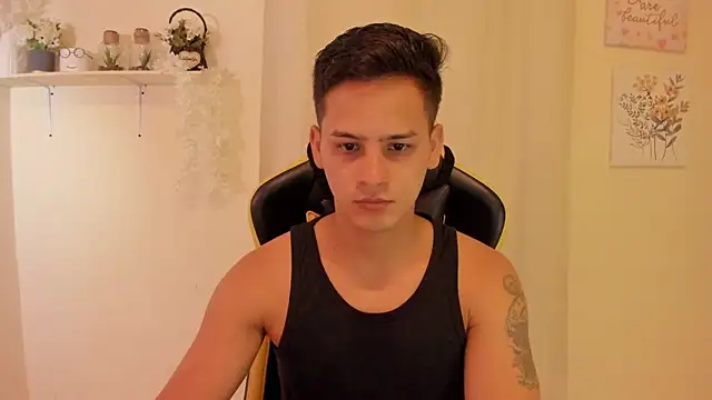 sexy andres01 online show from April 13, 2:11 pm