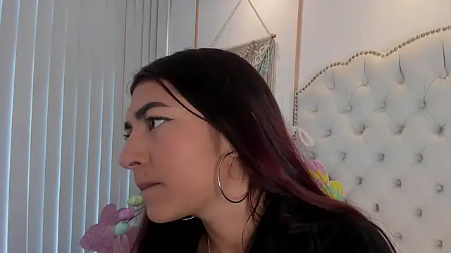 Sara funy online show from April 6, 11:44 am