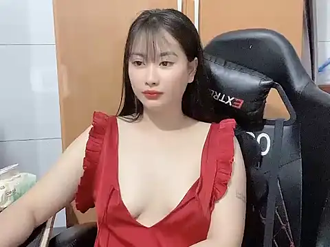 Snapshot of Sunny2868 chatting on February 28, 5:19 am Sunny2868 online show from February 28, 5:19 am