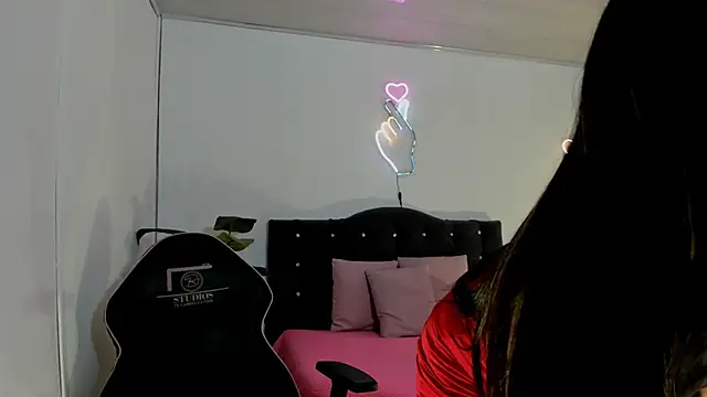 LINDSAY TAY online show from April 12, 3:22 am