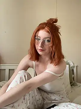 Snapshot of KandyPaws chatting on July 18, 11:47 am KandyPaws online show from July 18, 11:47 am