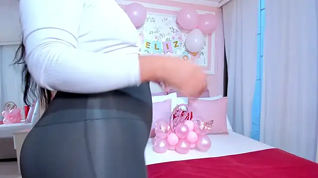 leily pinck online show from April 10, 10:58 pm